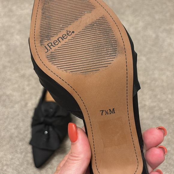 J.Renee black satin heel with embellished bow size 7.5 - Picture 4 of 5